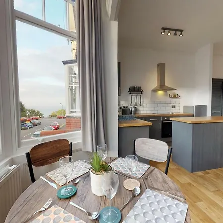 Sea View Apartment, *