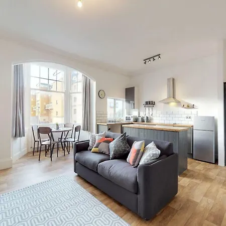 Sea View Apartment, Scarborough